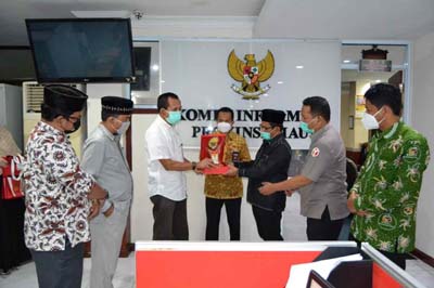 Bawaslu Kunjungan Silaturahmi ke Kantor Komisi Informasi Riau